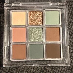 Selah 9-Color Eyeshadow Palette with Gold and Green Shades